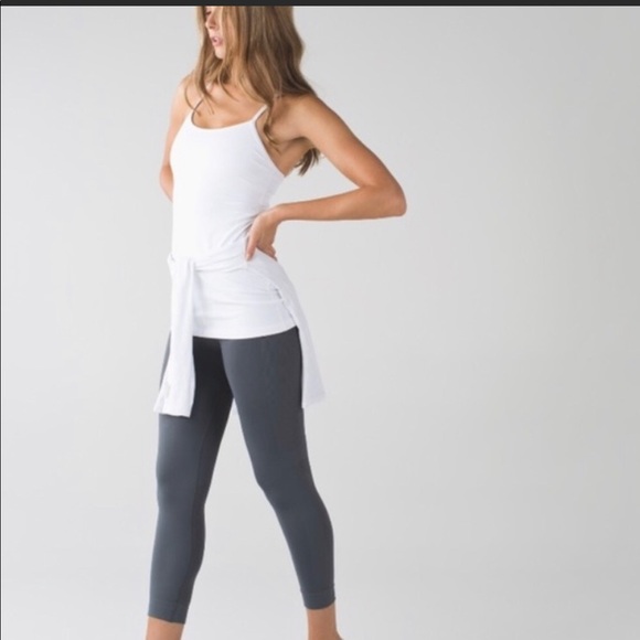 Zone in crop lululemon - dark slate grey - Picture 2 of 8